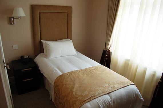Devonshire Hotel Hornchurch Zimmer foto